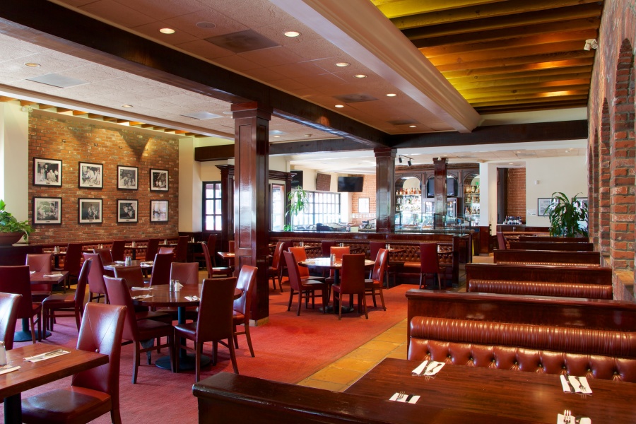 Hamburger Hamlet’s Restored Glory in Sherman Oaks